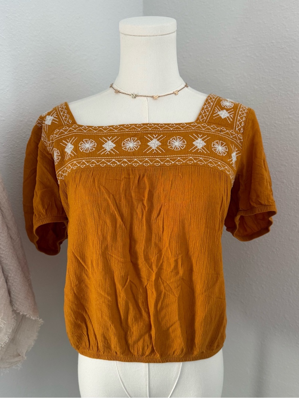 Mudd Mustard Embroidered Boho Peasant Top Large